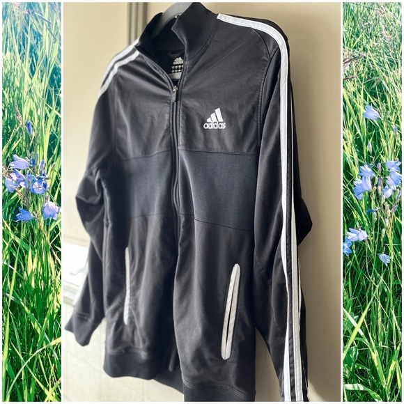 🌿ADIDAS Zip Up (M) - Picture 6 of 8